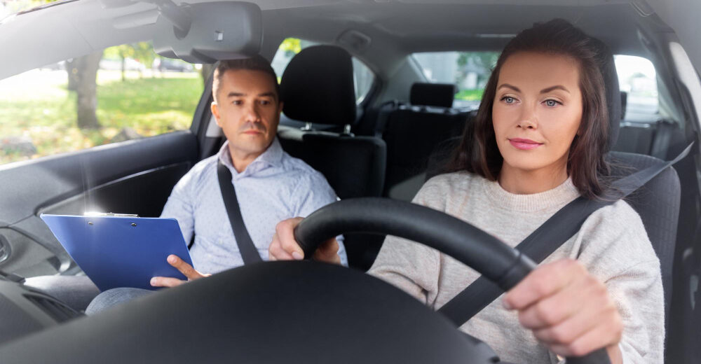 How to Choose the Right Driving School in Liverpool