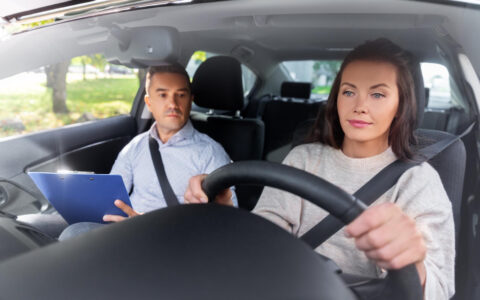 How to Choose the Right Driving School in Liverpool